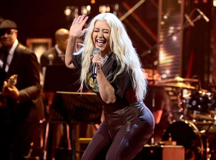 Christina Aguilera actuará en los Latin Grammy