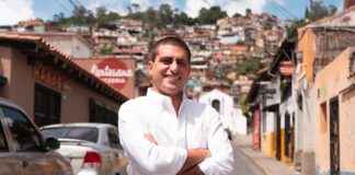 Concejal Alejandro Moncada ataca a mujeres