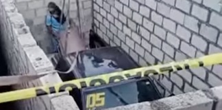 Entierran a un hombre dentro de su camioneta