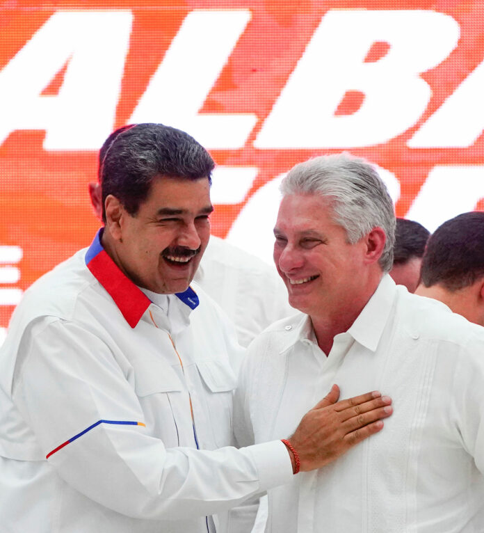Nicolás Maduro llega a Cuba
