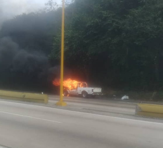 Incendio vehículo Valencia Puerto Cabello - Noticias Ahora
