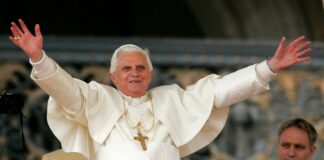 Benedicto XVI admitió dar información "falsa" - NA
