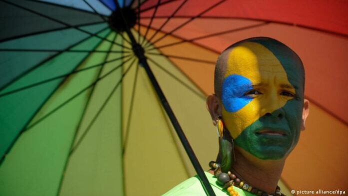 Denuncian a ministro brasileño por homofobia - NA