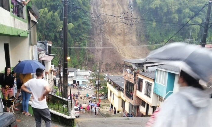 Deslave de cerro en Colombia