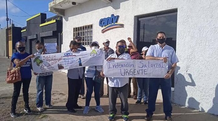 Empleados de CANTV protestaron en Punto Fijo - NA