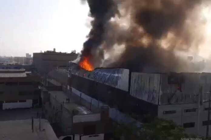 Incendio arrasó con cuatro fábricas de telas - NA