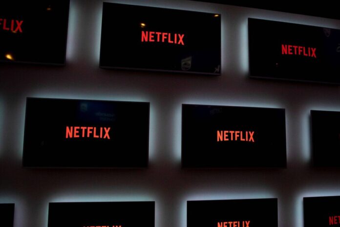 Netflix cobra extra a usuarios que compartan su cuenta - NA