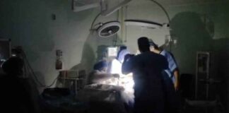Médicos operaron con linternas en hospital de Caracas - NA