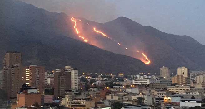 Incendio en el Ávila - Noticias Ahora