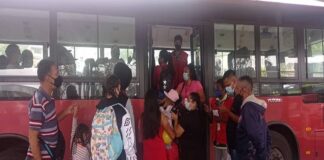 Metro de Caracas activa ruta playera