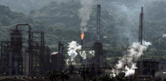 EE.UU. autoriza a empresas petroleras negociar con Venezuela