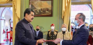 Maduro recibe cartas credenciales de Portugal