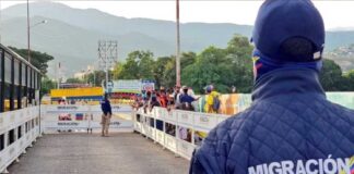 Reanudan paso por puente internacional Simón Bolívar