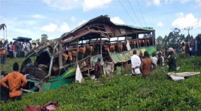 volcamiento un autobús en Uganda