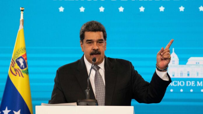 Maduro reitera cooperación con nuevo presidente de Colombia