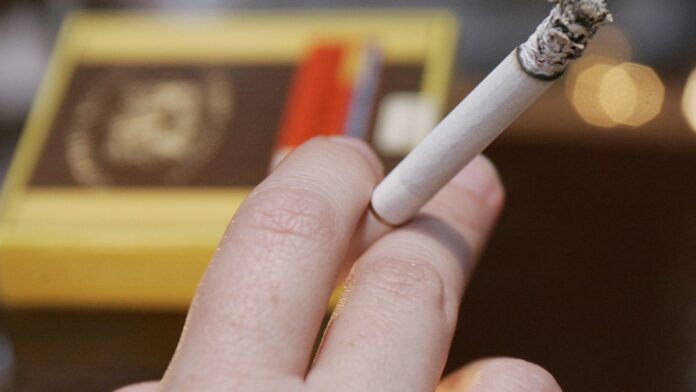 EE.UU. impone regla para reducir nicotina