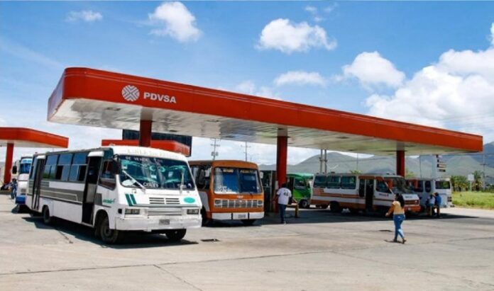 Transportistas proponen disminuir precio del gasoil