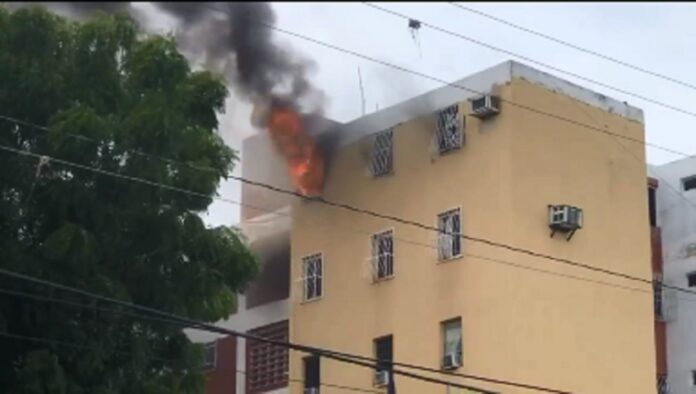 Controlado incendio edificio Barquisimeto