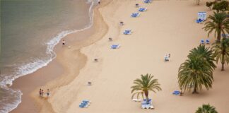 niña recibe paliza en una playa española
