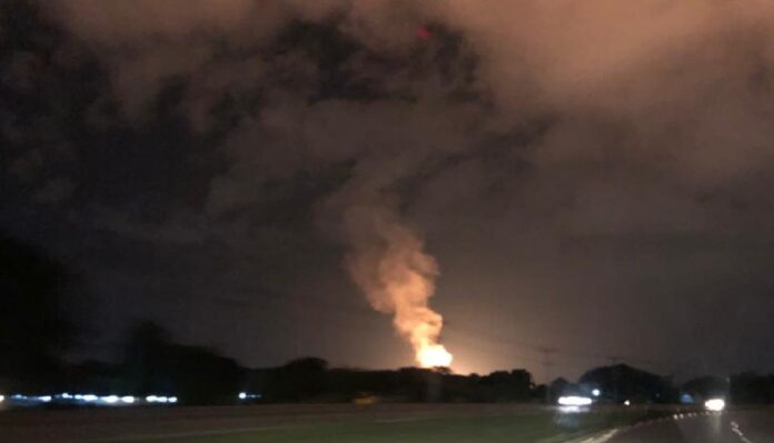 quema controlada de gas en PDVSA Yagua
