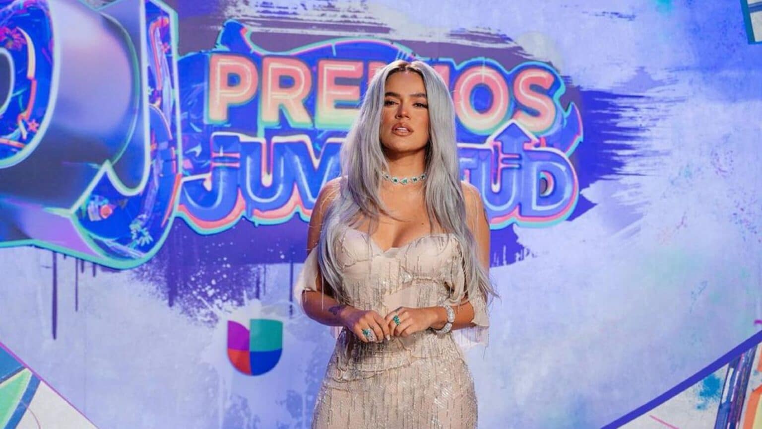 Karol G arrasa en los Premios Juventud con nueve galardones