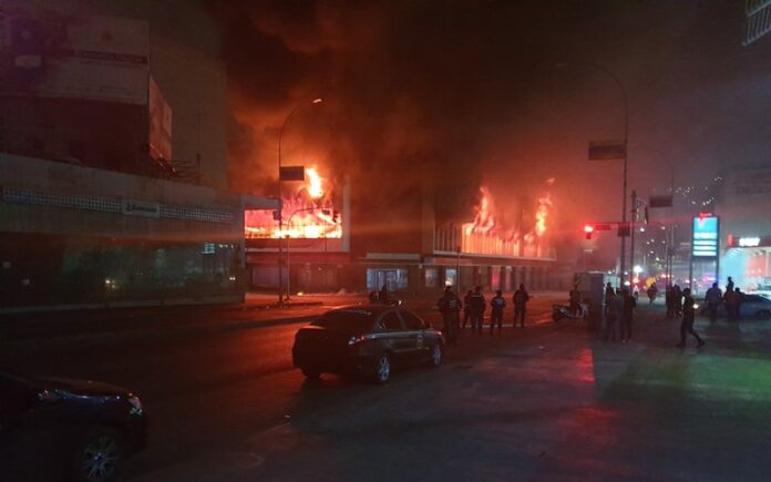 CC Galerías Quinta Crespo se registra incendio
