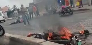 incendio de una moto en Maracaibo