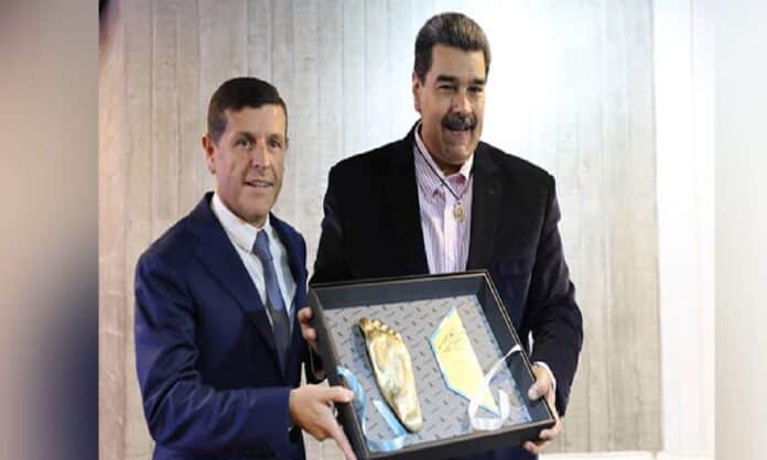 réplica del pie izquierdo de Maradona