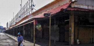 Comerciantes de «Las Pulgas» cerraron