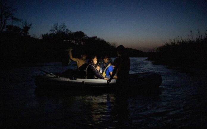 cadáveres de tres migrantes en el Río Bravo