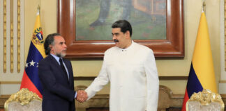 Nicolás Maduro recibe credenciales de Armando Benedetti
