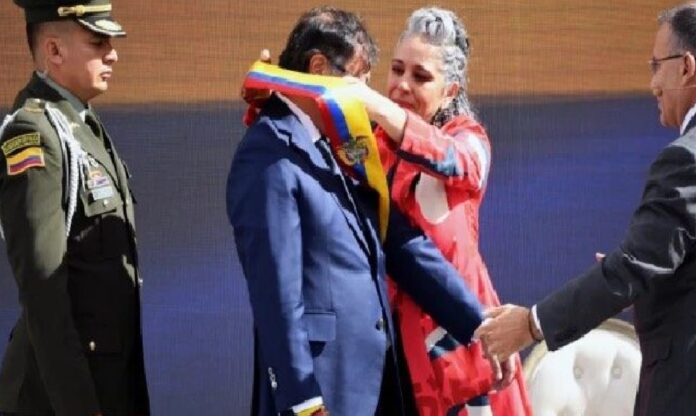 Gustavo Petro asume presidencia de Colombia
