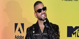 Maluma presenta una marca de mezcal
