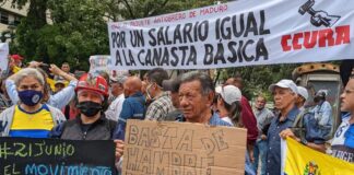 Docentes mantienen protestas por mejoras salariales