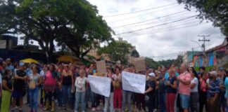 Comerciantes protestaron aumento de impuestos