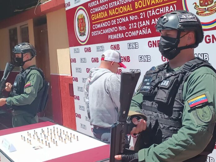 Táchira En el puente internacional detenido sujeto con municiones