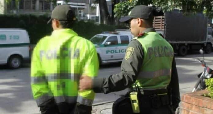 Colombia Capturan a tres policías por cocaína incautada desaparecida en Santander