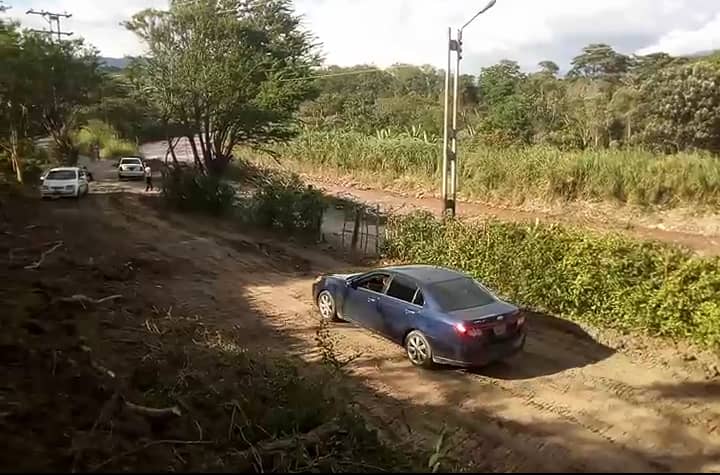 Gobernación del Táchira habilita vía alterna en el barrio El Río