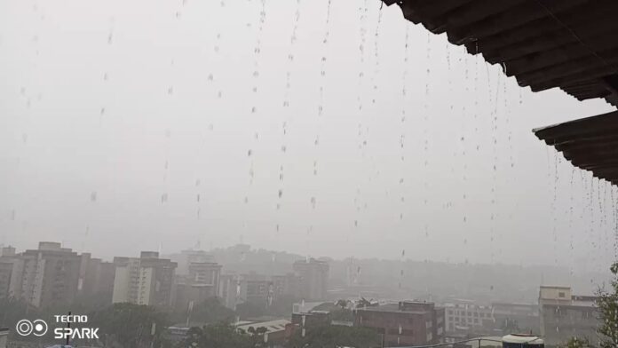 Tormenta eléctrica en Caracas