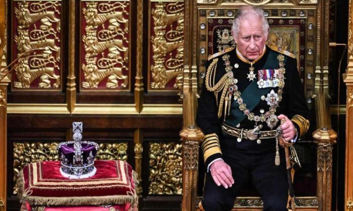 príncipe Carlos se convierte en rey