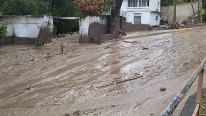 Atienden anegación en El Castaño