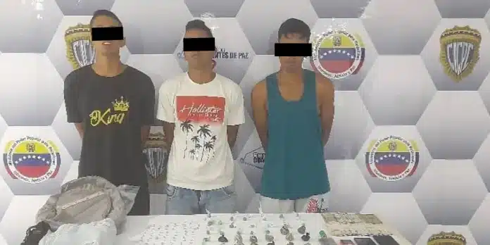 Detienen a tres miembros de red de tráfico de drogas
