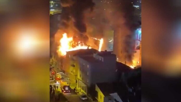 Explosión en un edificio de Estambul