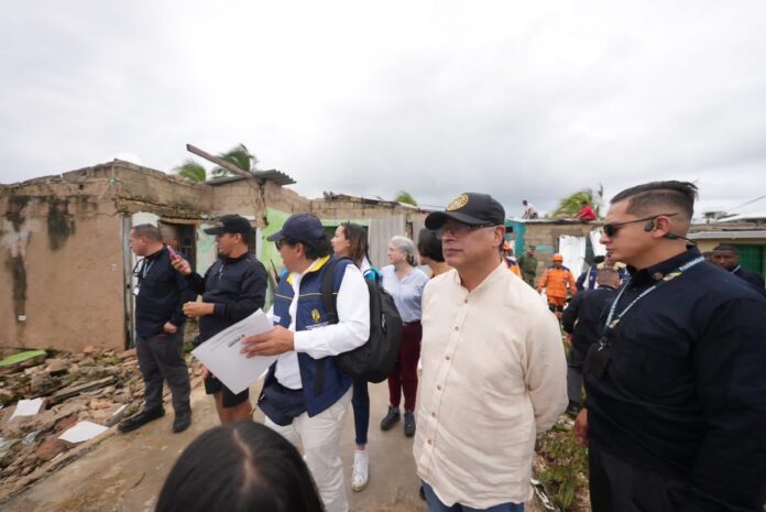 Presidente Petro arribó a San Andrés tras paso del huracán Julia