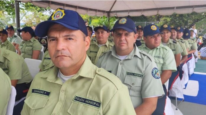 Con dotación y equipamiento reivindican policía de San Cristóbal