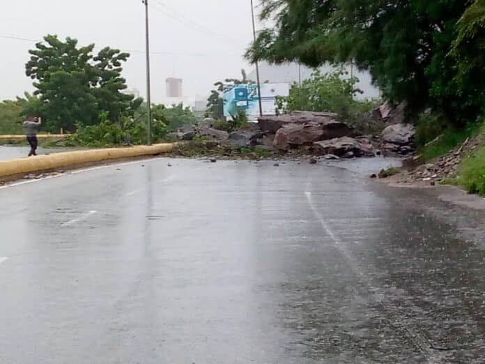 anegaciones y derrumbes de tierra Puerto Cabello