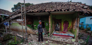 Al menos 162 muertos por terremoto en Indonesia