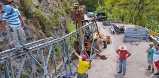Gobernador Bernal: Puente sobre el rio Grita podría estar listo en dos semanas