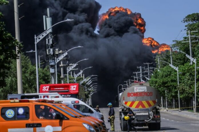 Voraz incendio en Barranquilla deja como saldo un fallecido
