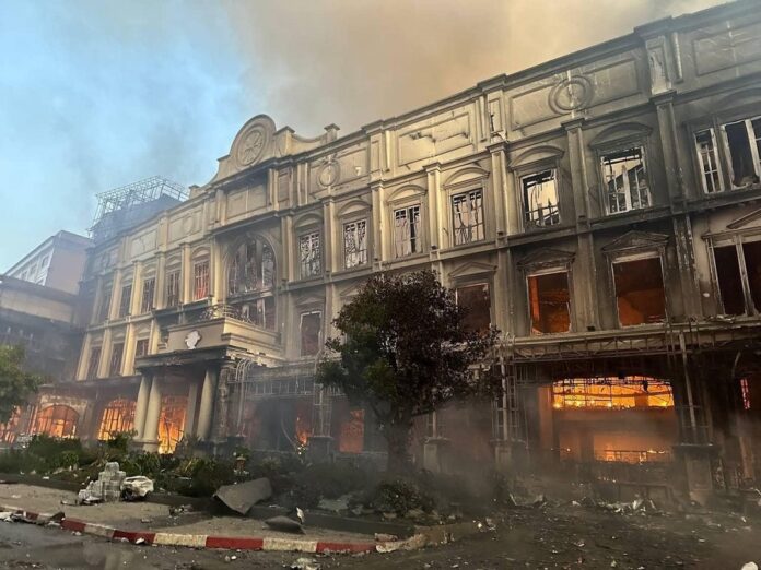 Al menos 19 muertos en incendio de hotel en Camboya